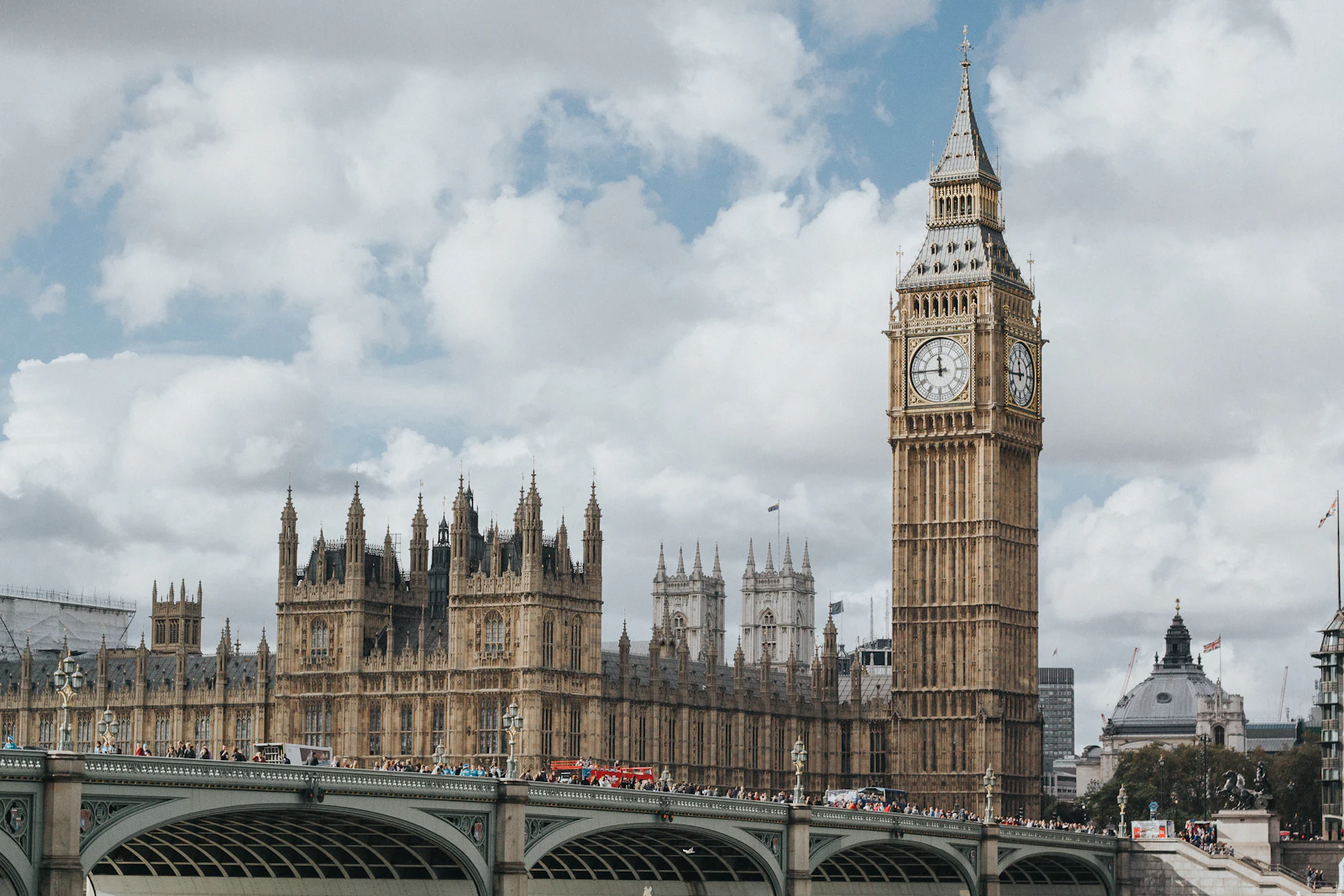 United Kingdom travel scene — Flylo eSIM destination